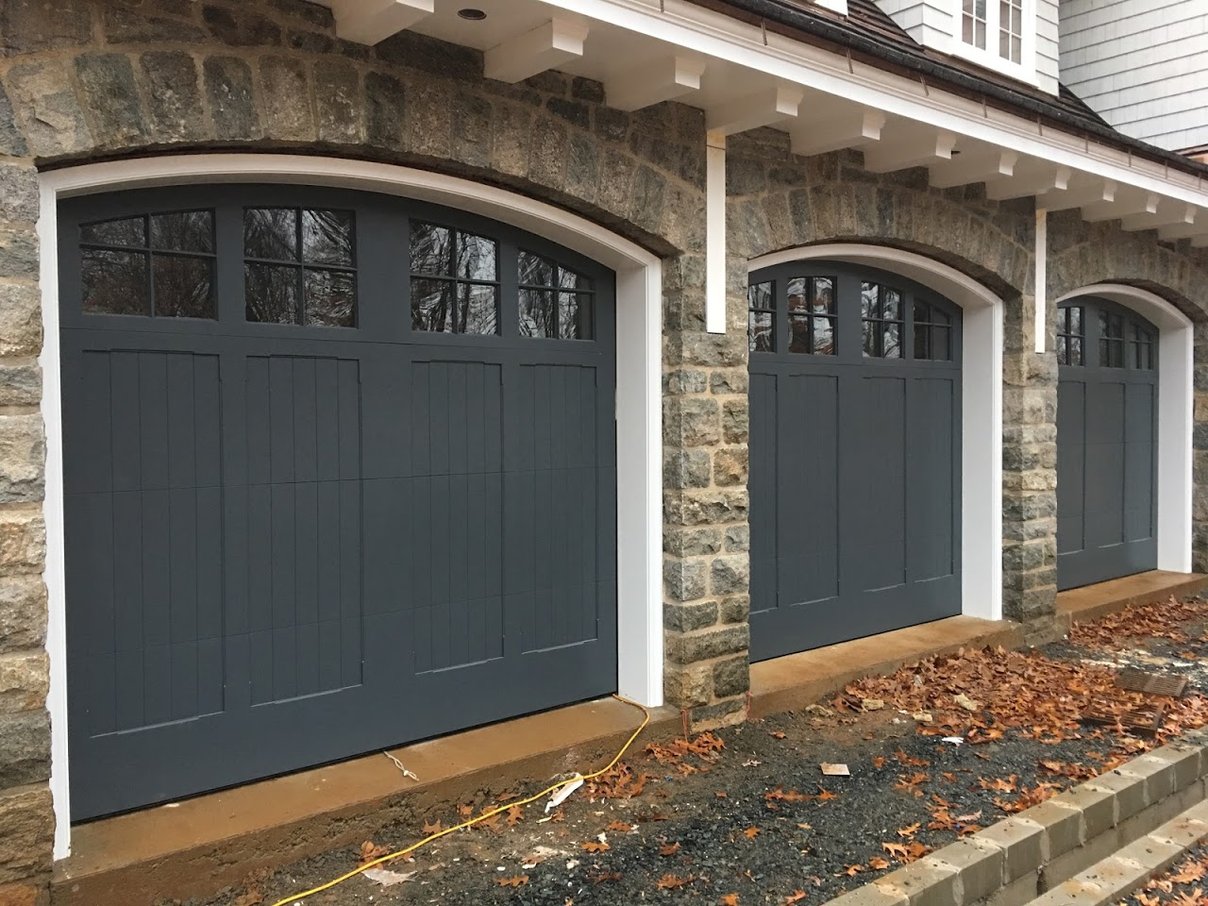 Your Garage Door Guide for ColonialStyle Homes